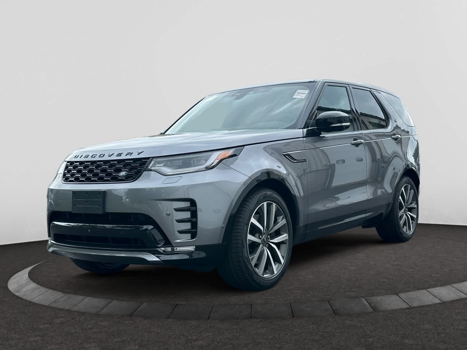 new 2025 Land Rover Discovery car, priced at $78,068