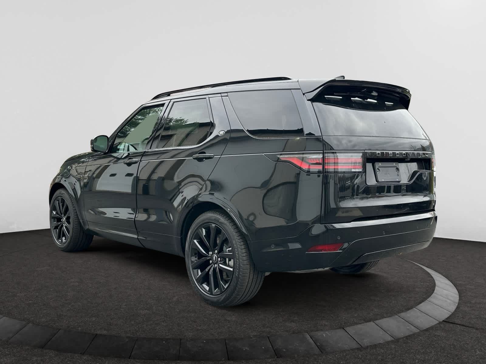 new 2026 Land Rover Discovery car, priced at $74,436