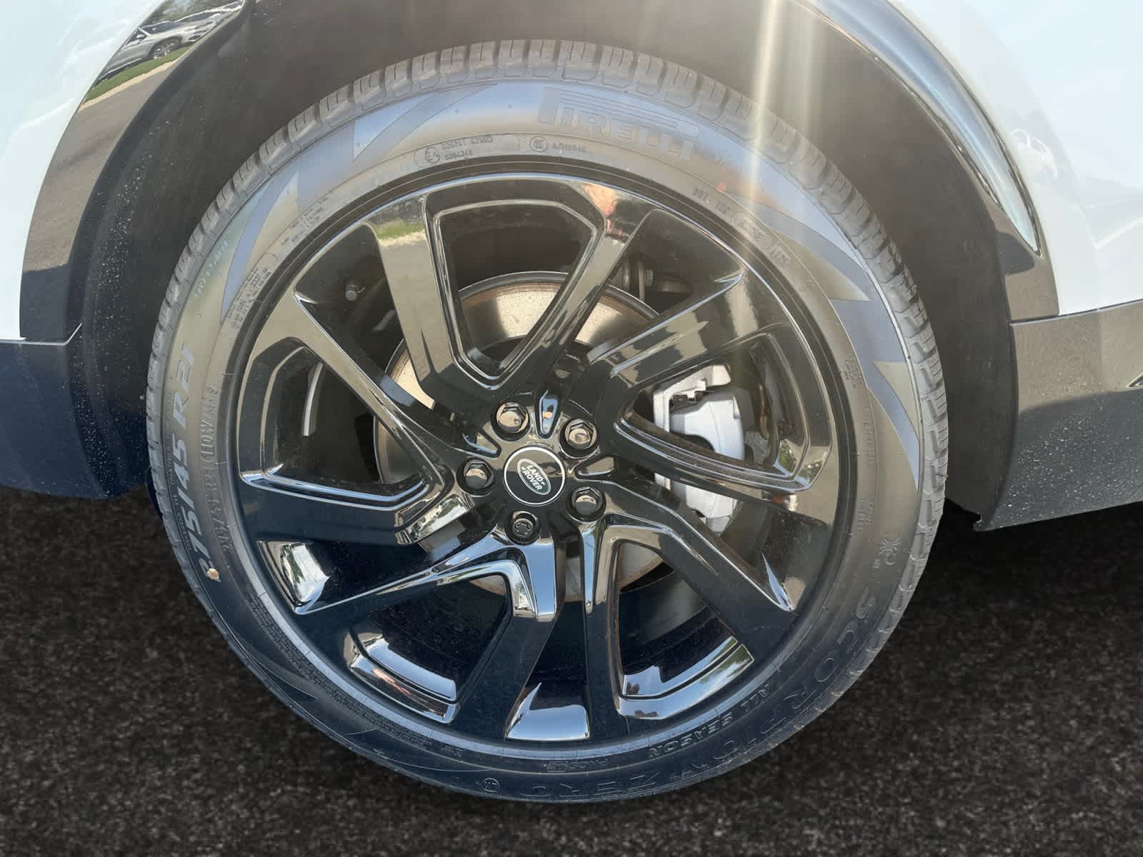 new 2025 Land Rover Discovery car, priced at $77,443