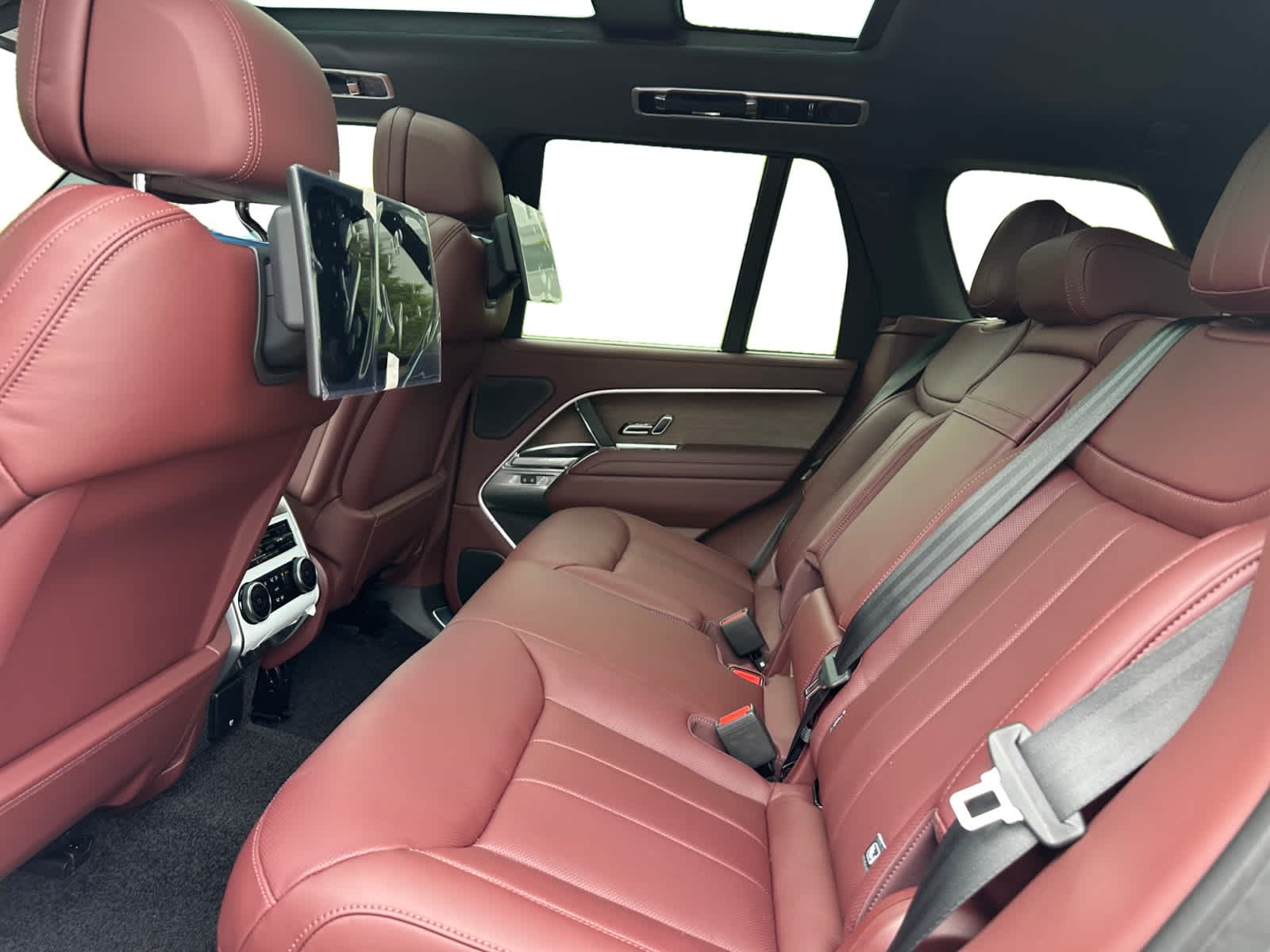 new 2025 Land Rover Range Rover car, priced at $135,450