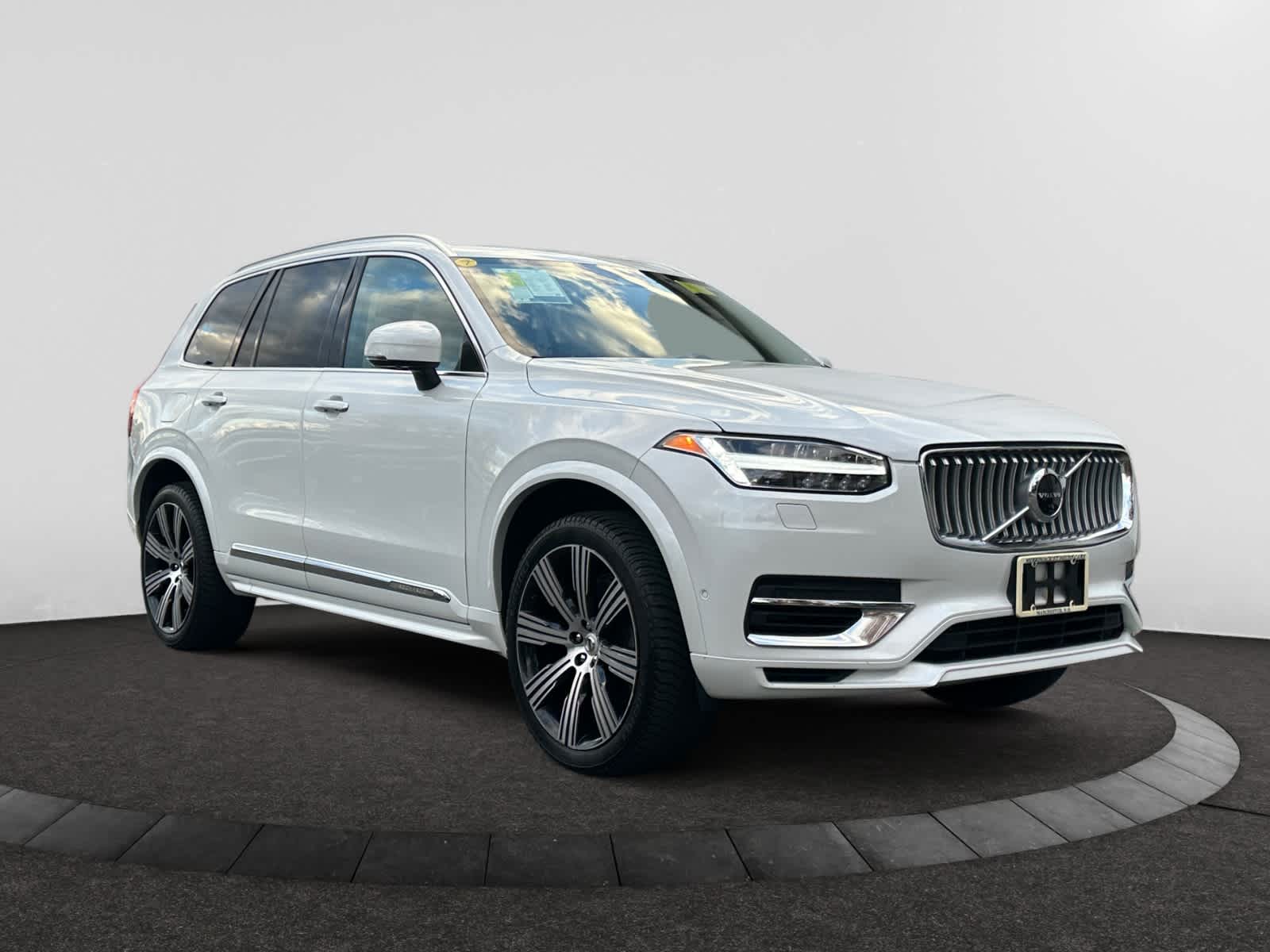 used 2022 Volvo XC90 Recharge Plug-In Hybrid car, priced at $35,398