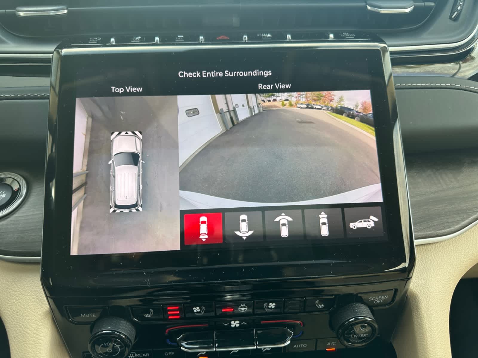 used 2022 Jeep Grand Cherokee car, priced at $31,498