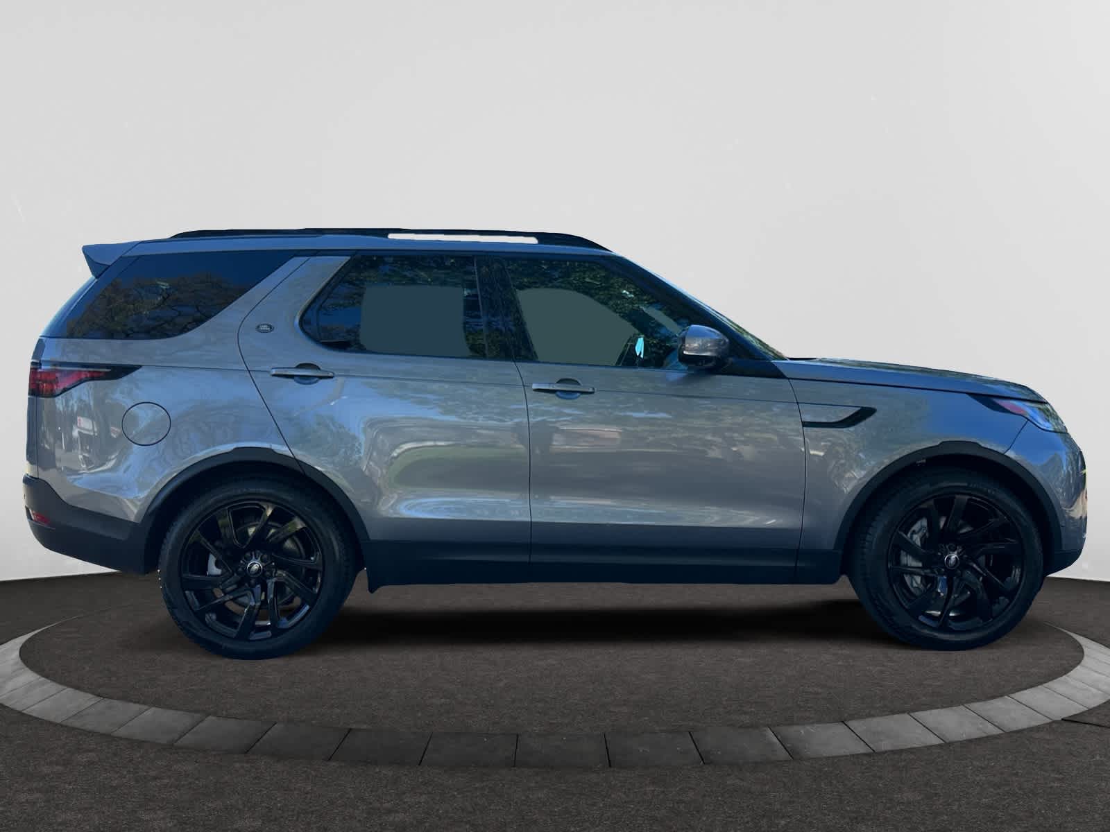 used 2023 Land Rover Discovery car, priced at $40,397