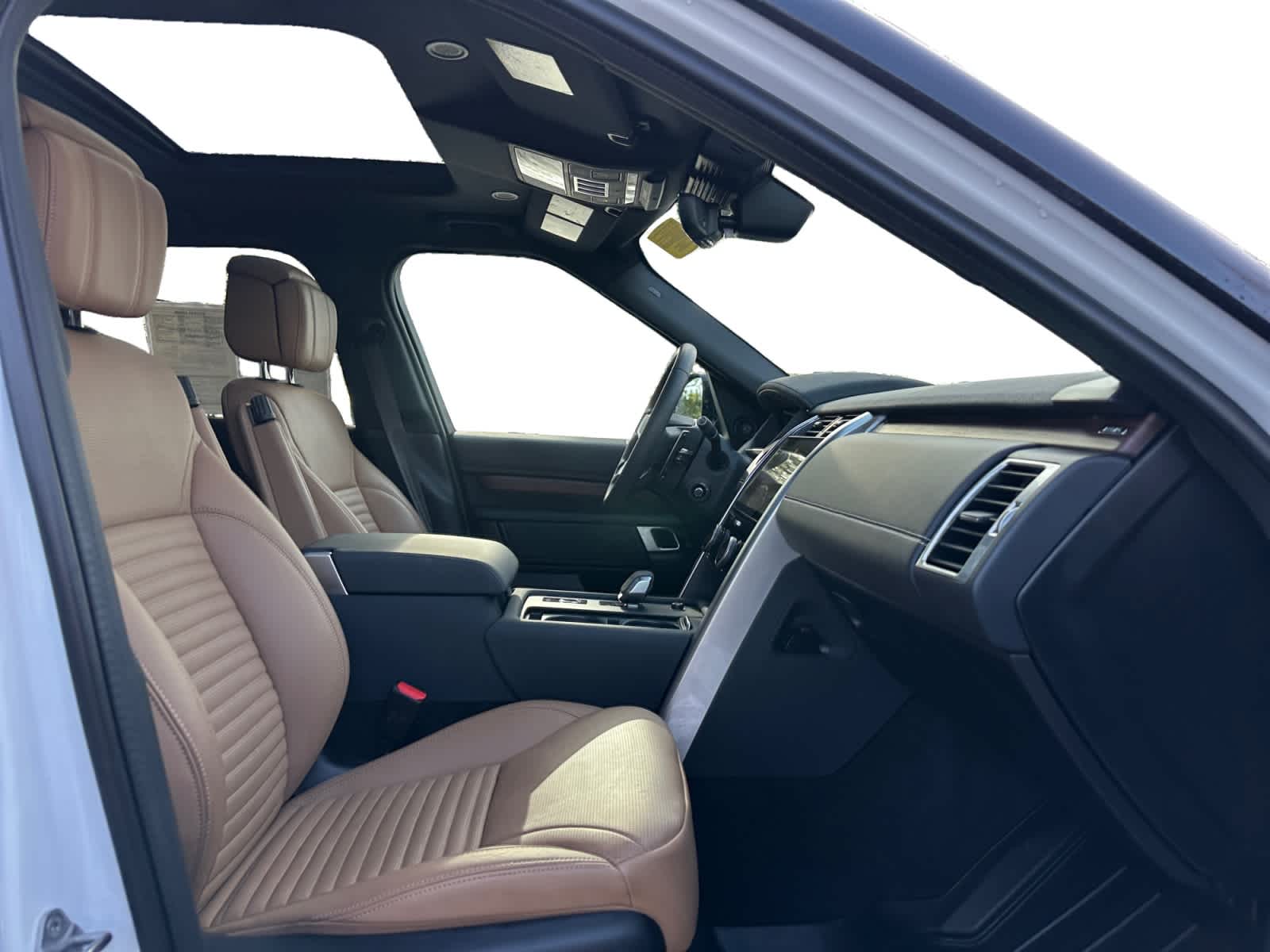 used 2024 Land Rover Discovery car, priced at $55,998