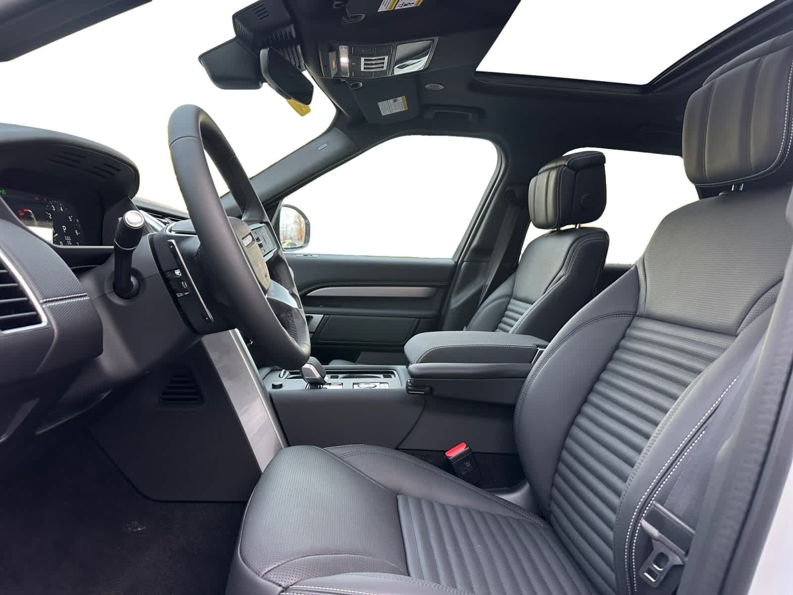 new 2026 Land Rover Discovery car, priced at $81,166