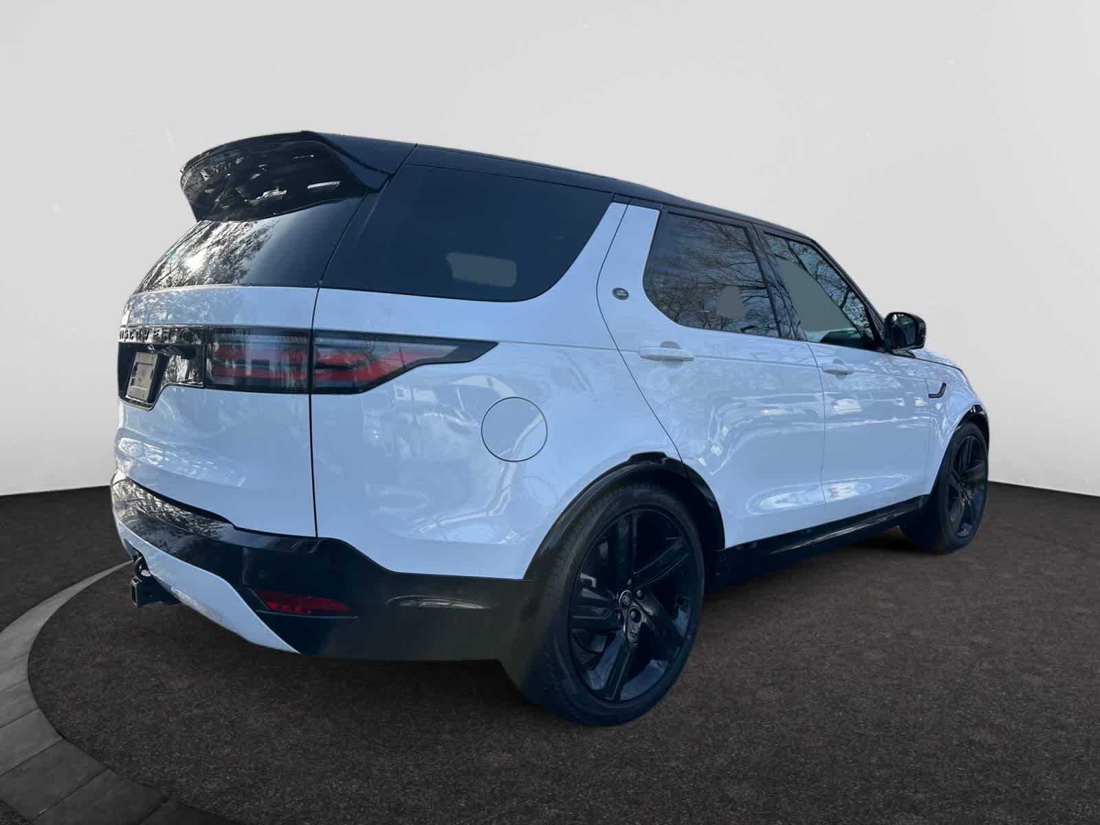 used 2024 Land Rover Discovery car, priced at $55,998