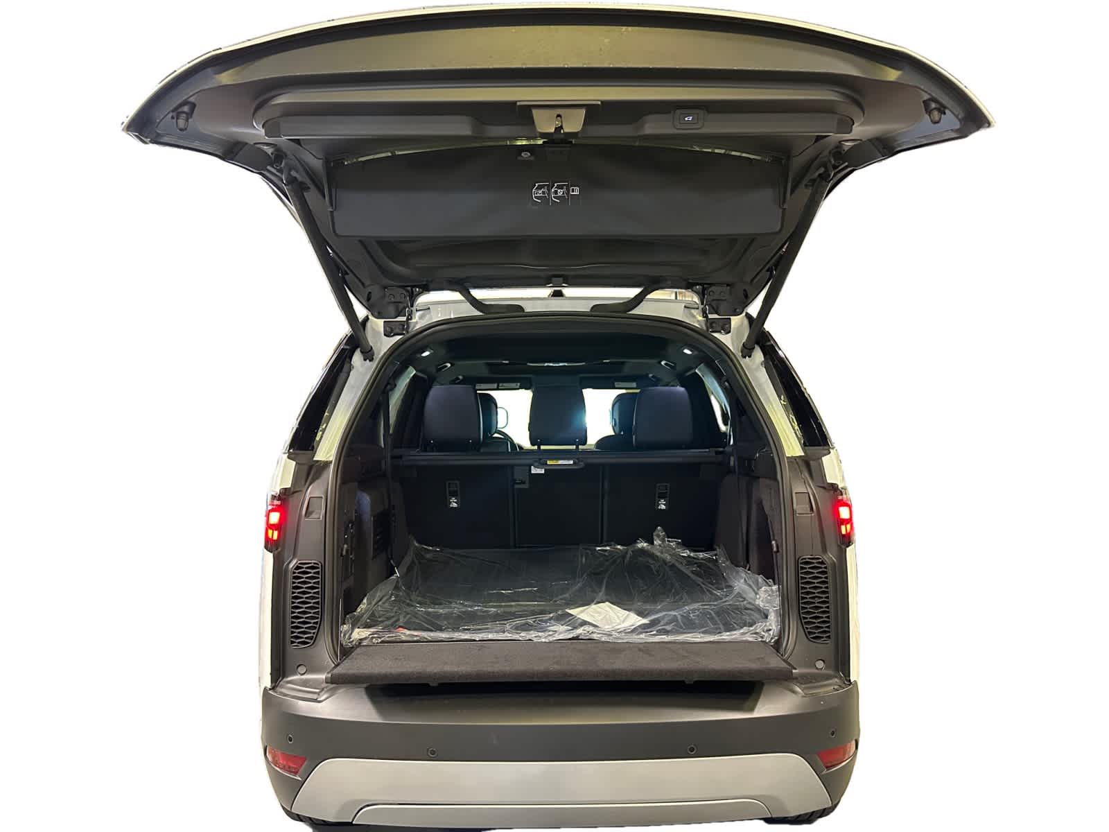 new 2025 Land Rover Discovery car, priced at $65,553