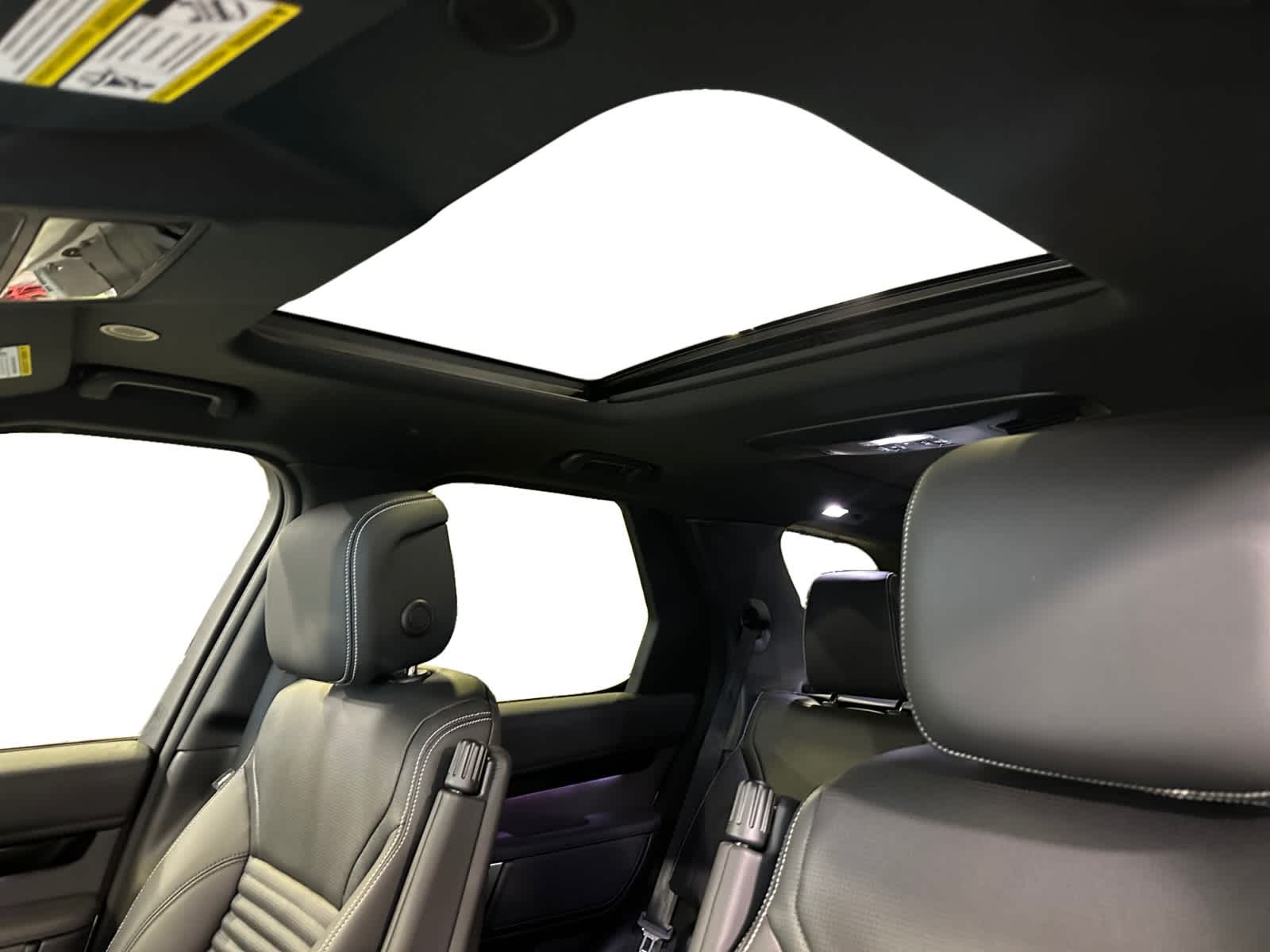new 2025 Land Rover Discovery car, priced at $65,553