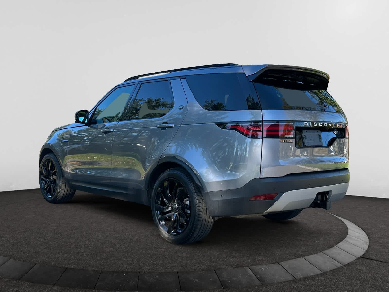 used 2023 Land Rover Discovery car, priced at $40,397
