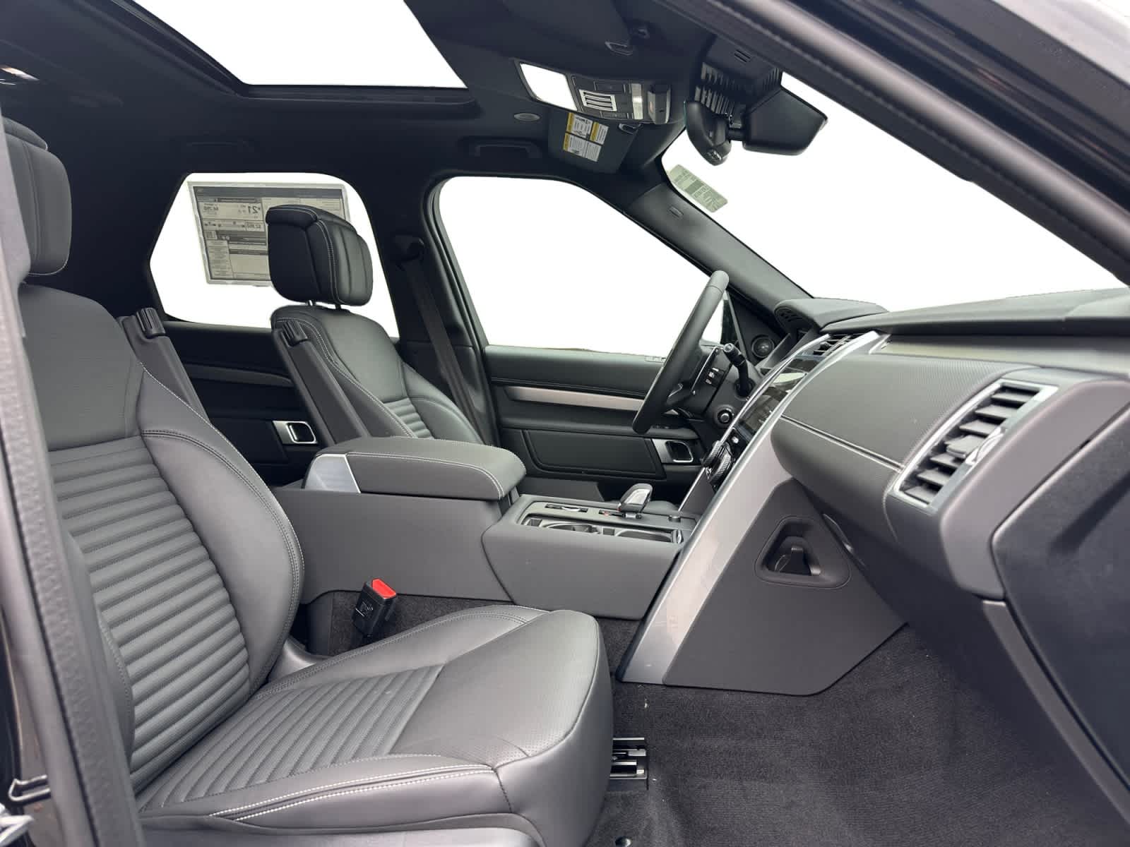 new 2026 Land Rover Discovery car, priced at $74,436