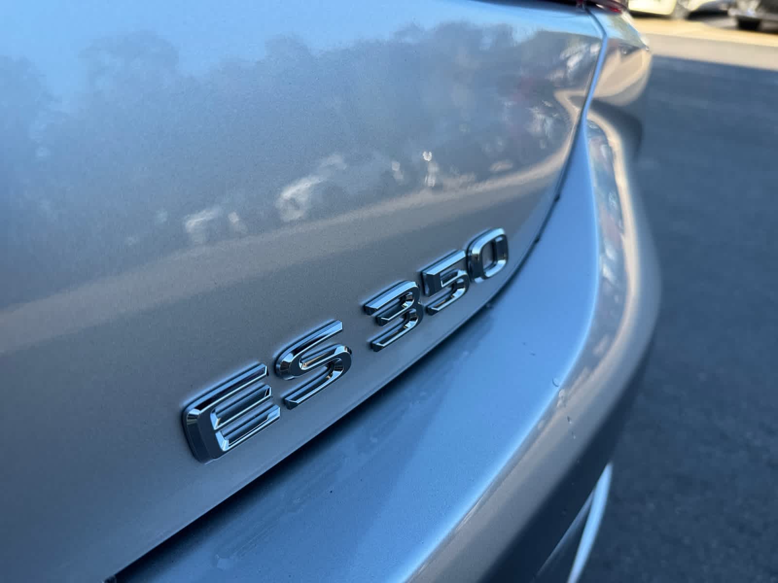 new 2025 Lexus ES car