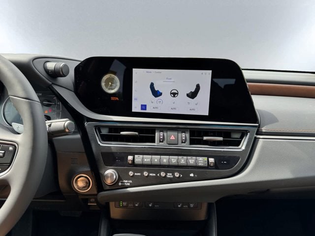 new 2025 Lexus ES 350 car