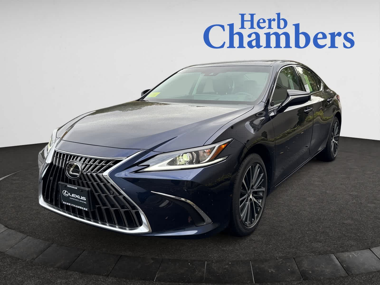 new 2025 Lexus ES car