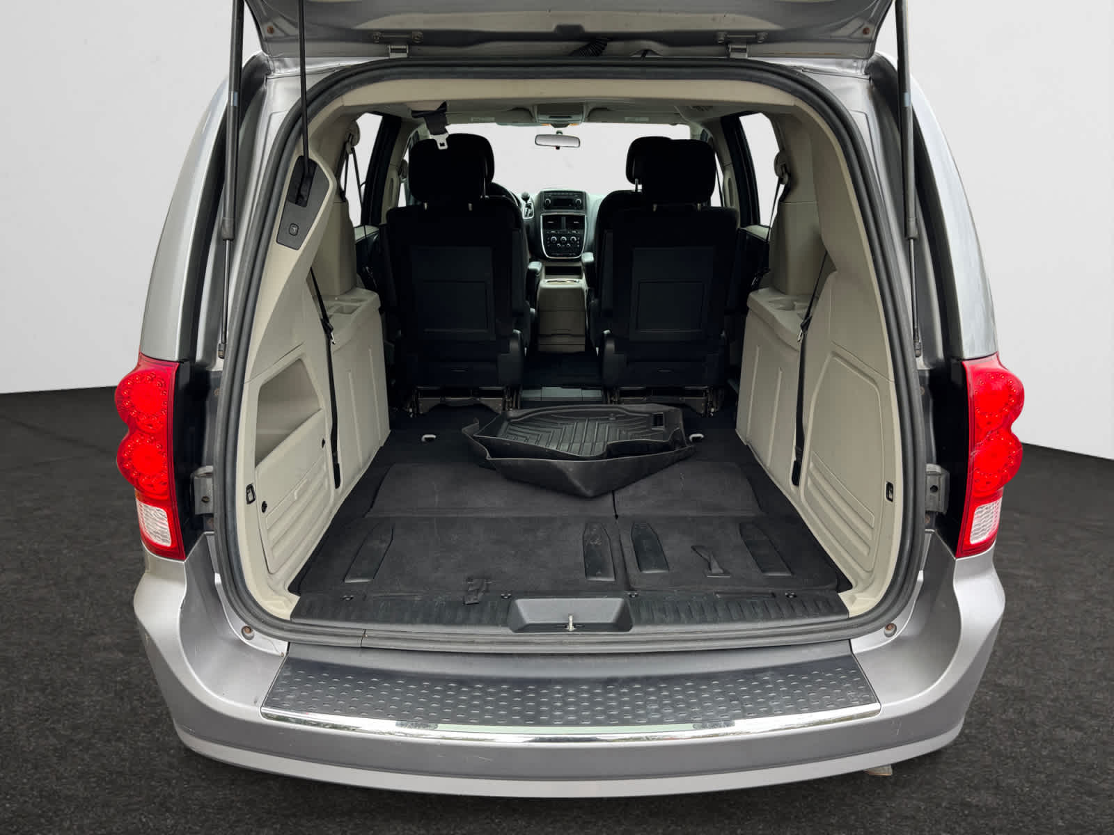 used 2014 Dodge Grand Caravan car, priced at $8,998
