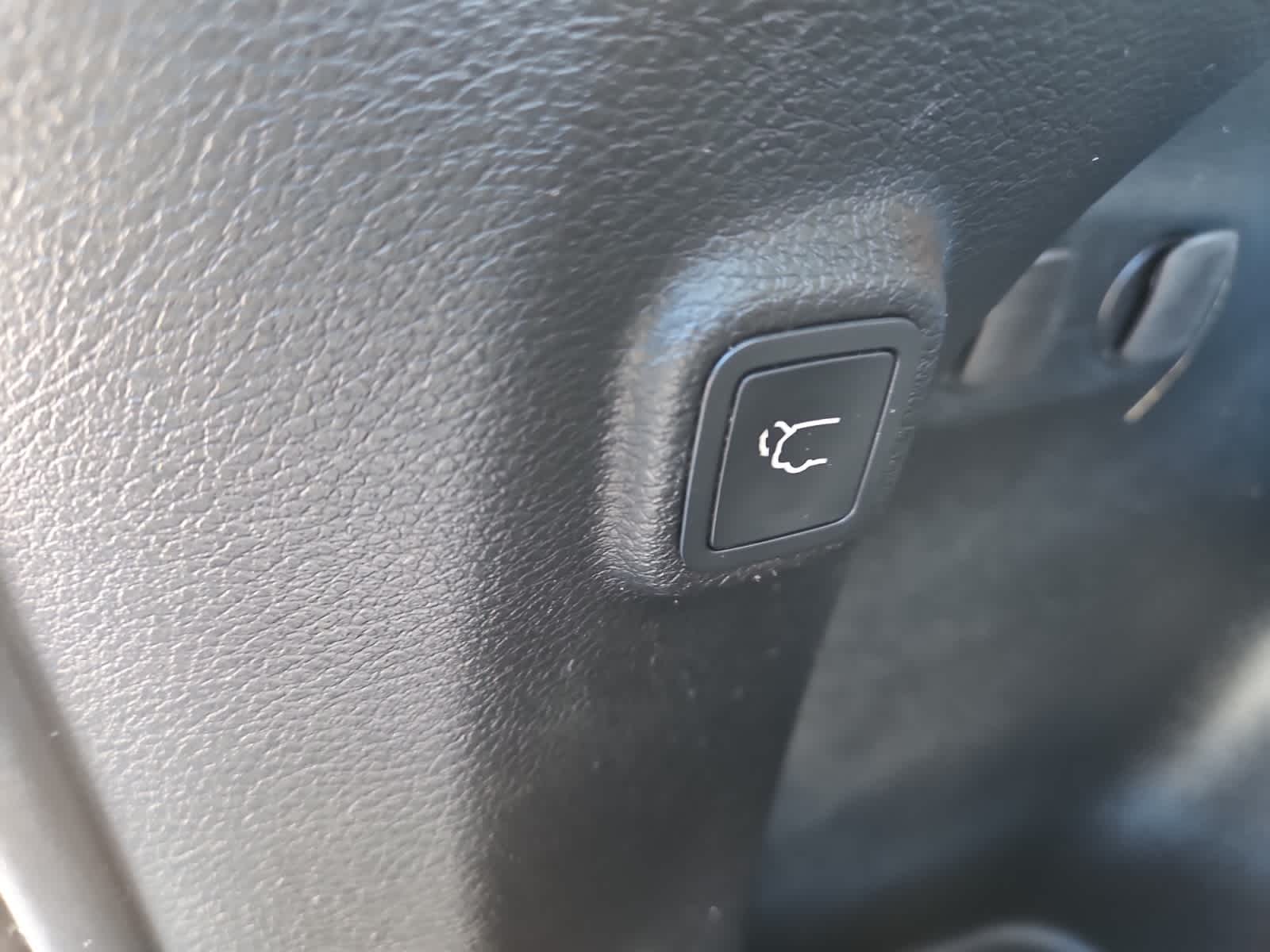 used 2019 Jeep Cherokee car, priced at $15,998