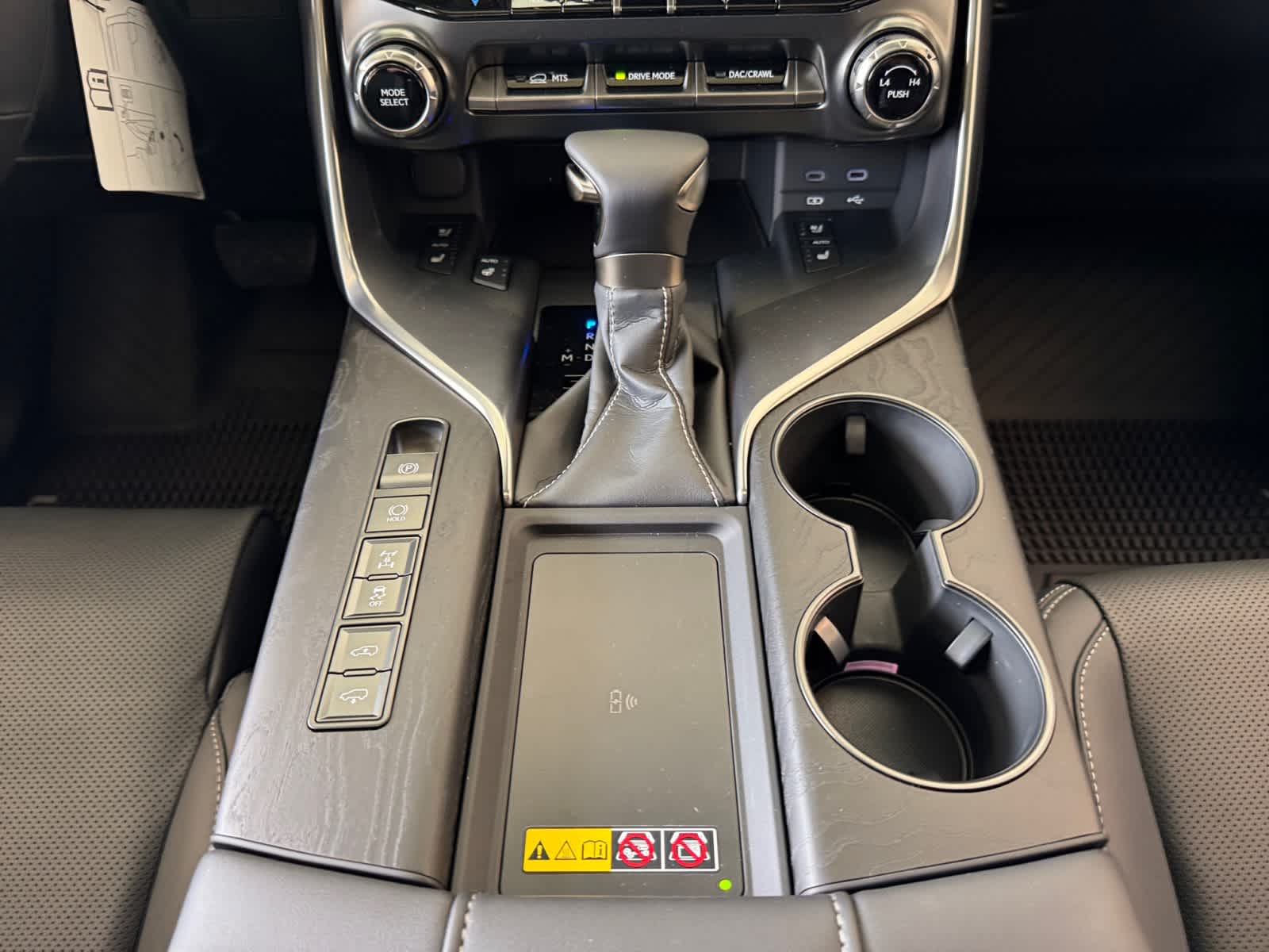 new 2025 Lexus LX 600 car