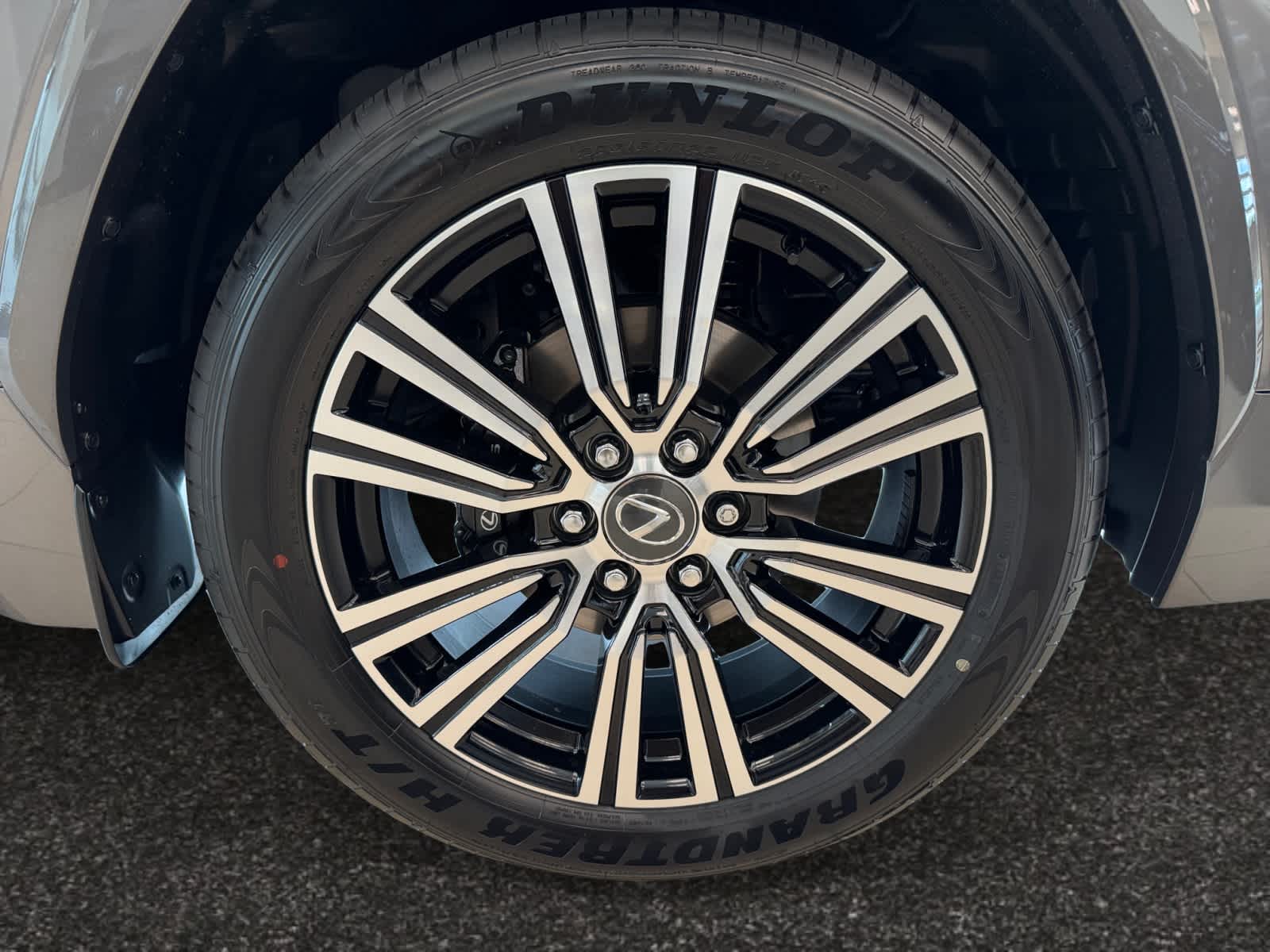 new 2025 Lexus LX 600 car