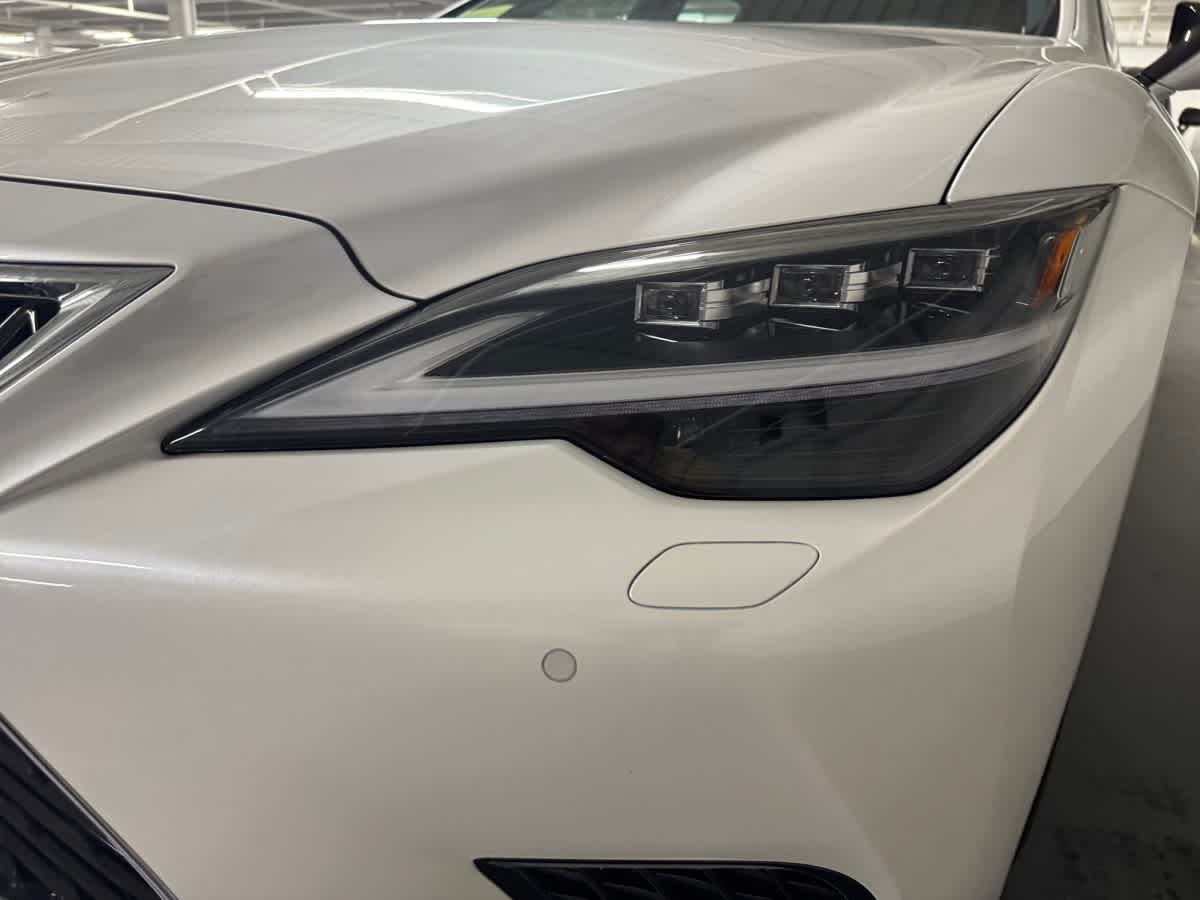 used 2023 Lexus LS 500 car, priced at $69,998
