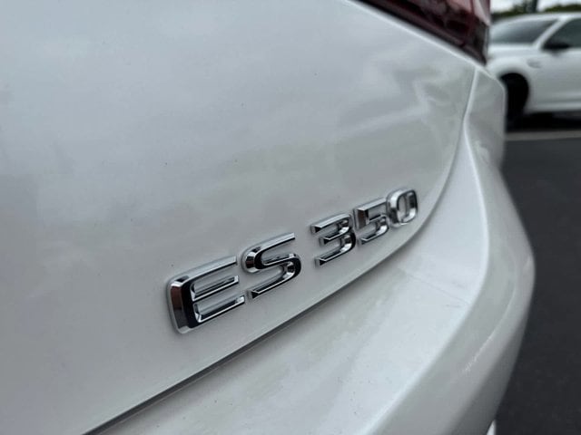 new 2025 Lexus ES 350 car