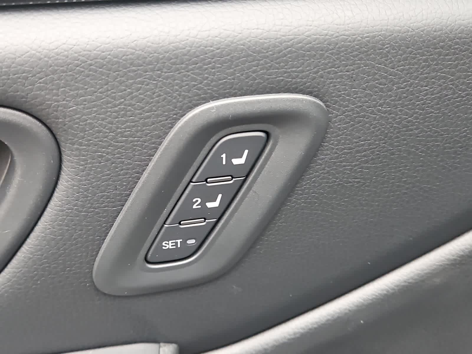 used 2025 Honda Pilot car, priced at $46,998