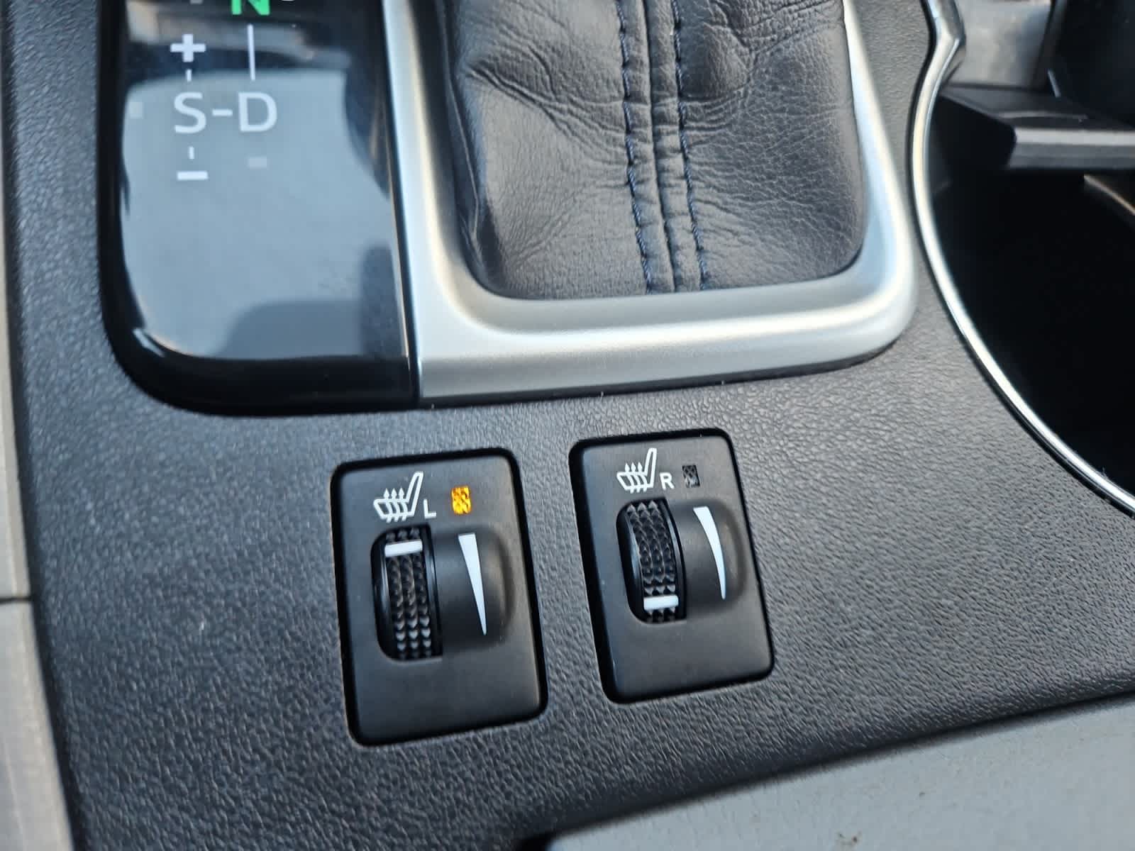 used 2019 Toyota Highlander car, priced at $27,998