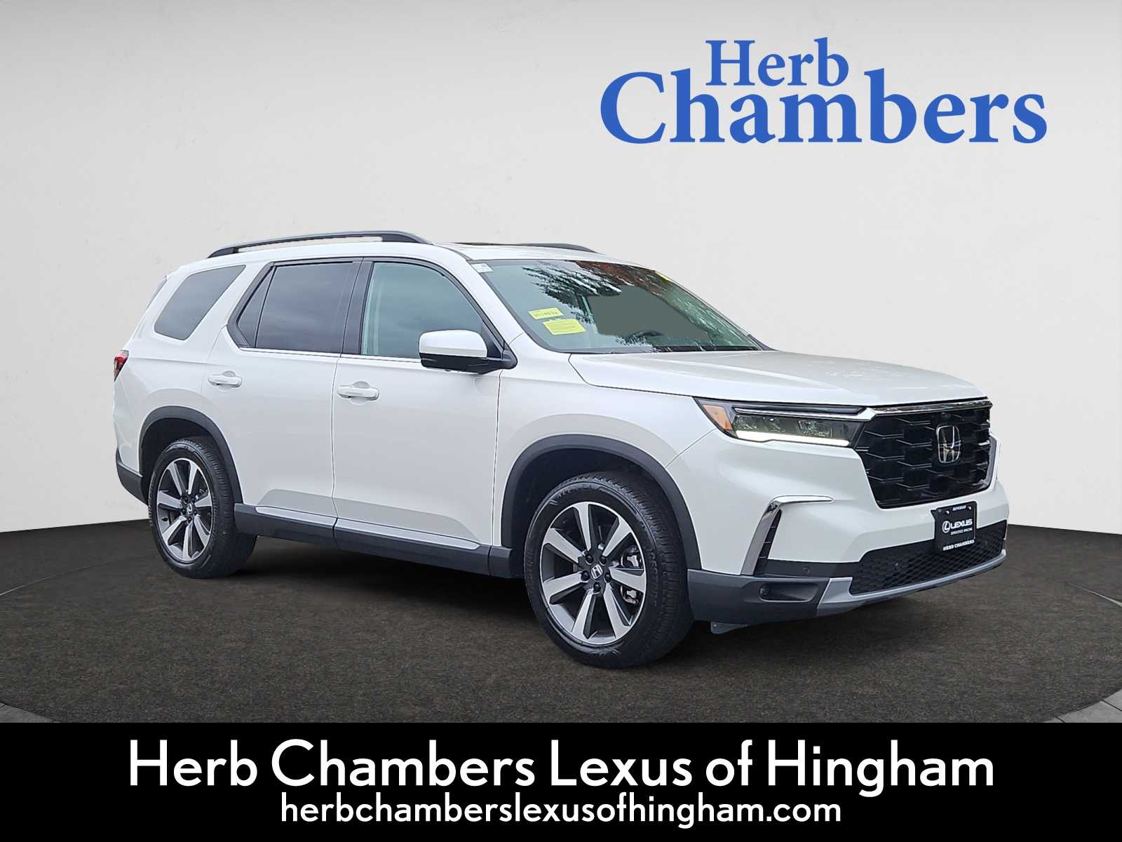 used 2025 Honda Pilot car, priced at $46,998