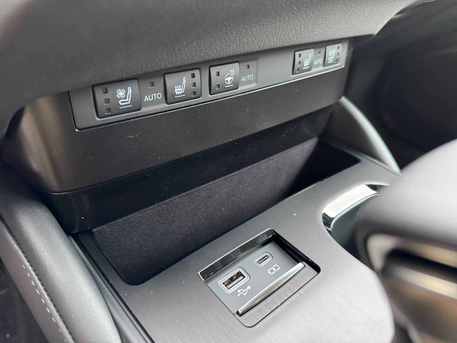 new 2025 Lexus ES car