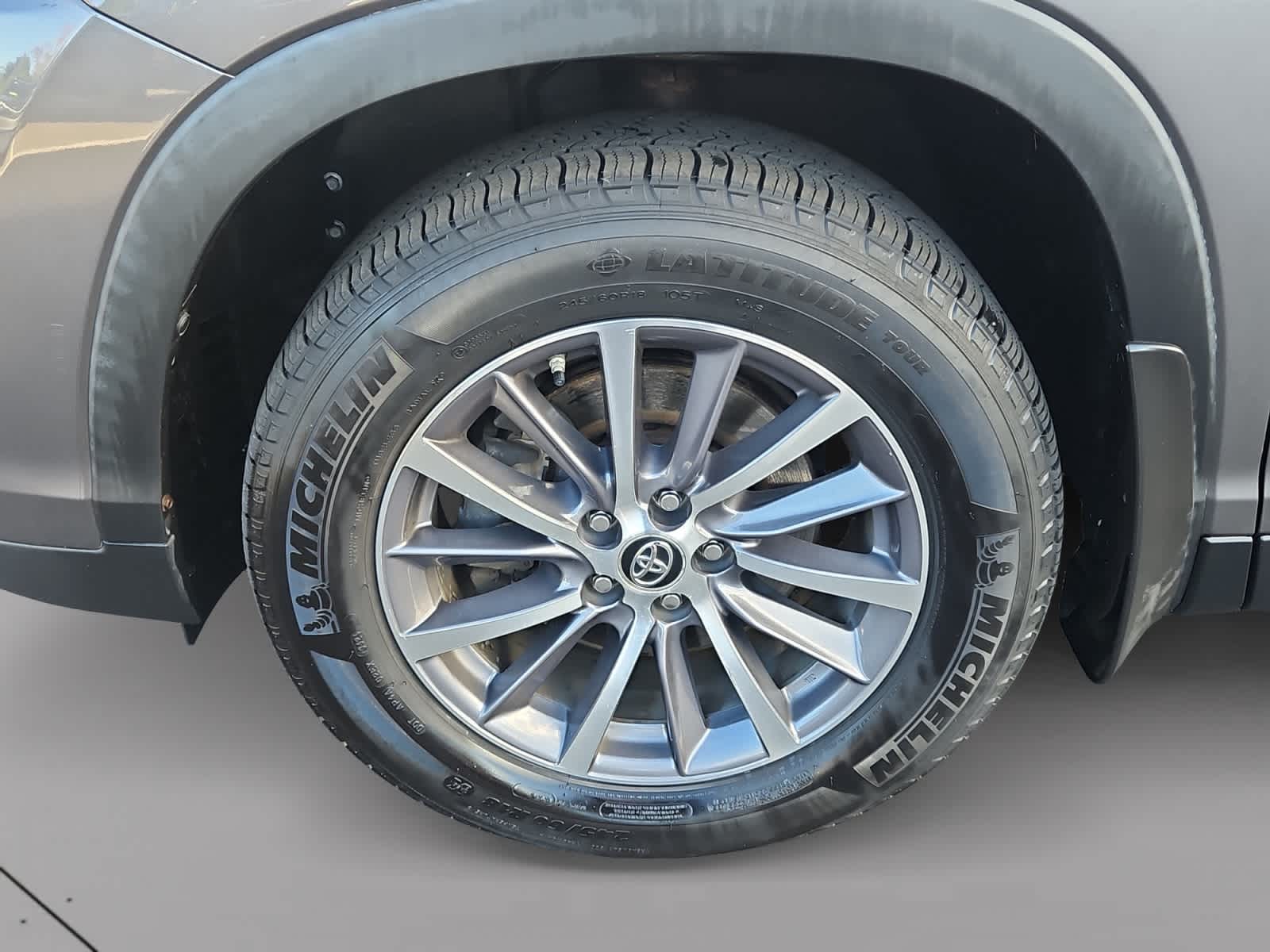 used 2019 Toyota Highlander car, priced at $27,998