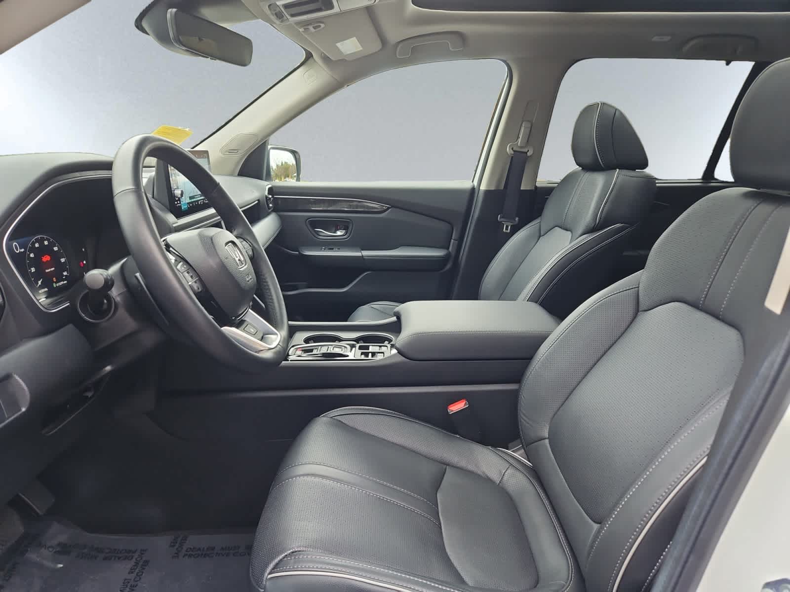 used 2025 Honda Pilot car, priced at $46,998