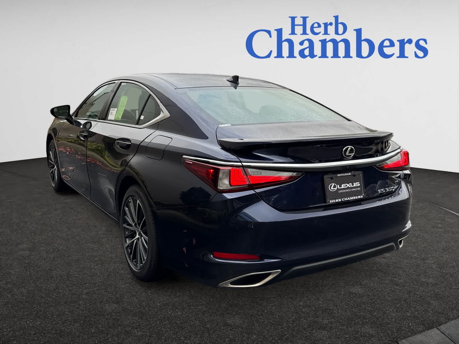 new 2025 Lexus ES car