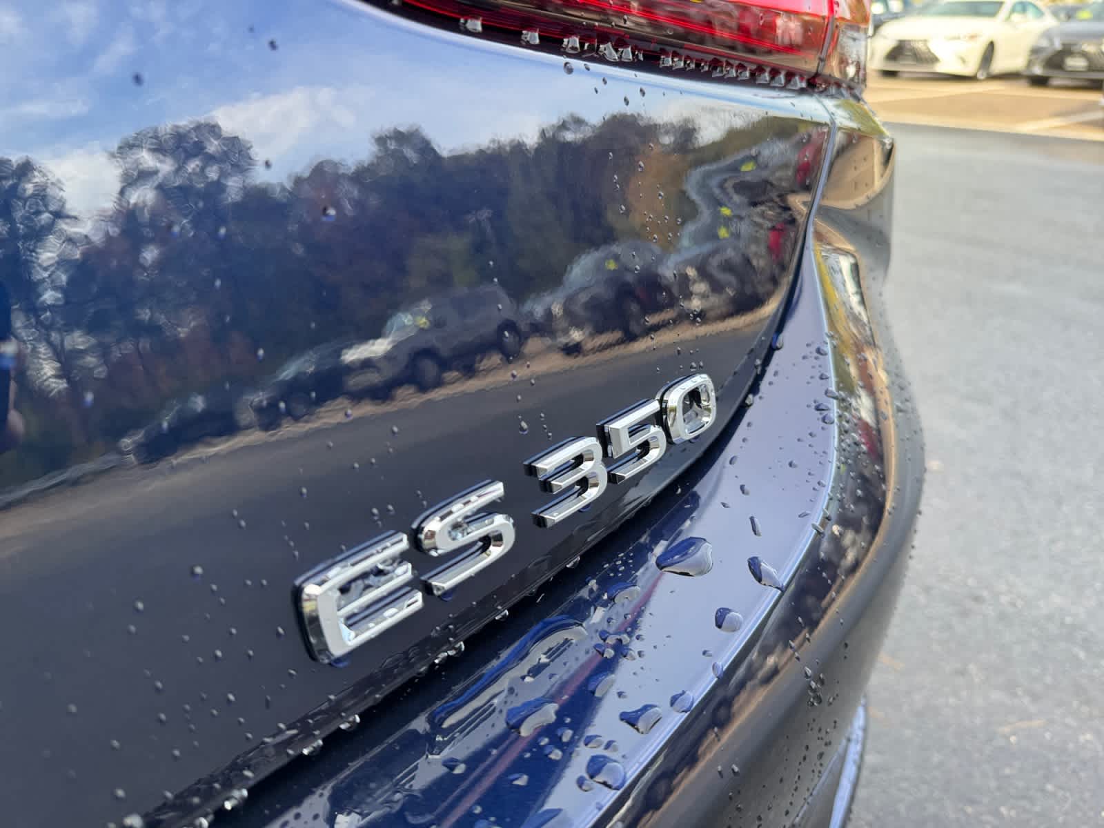 new 2025 Lexus ES car