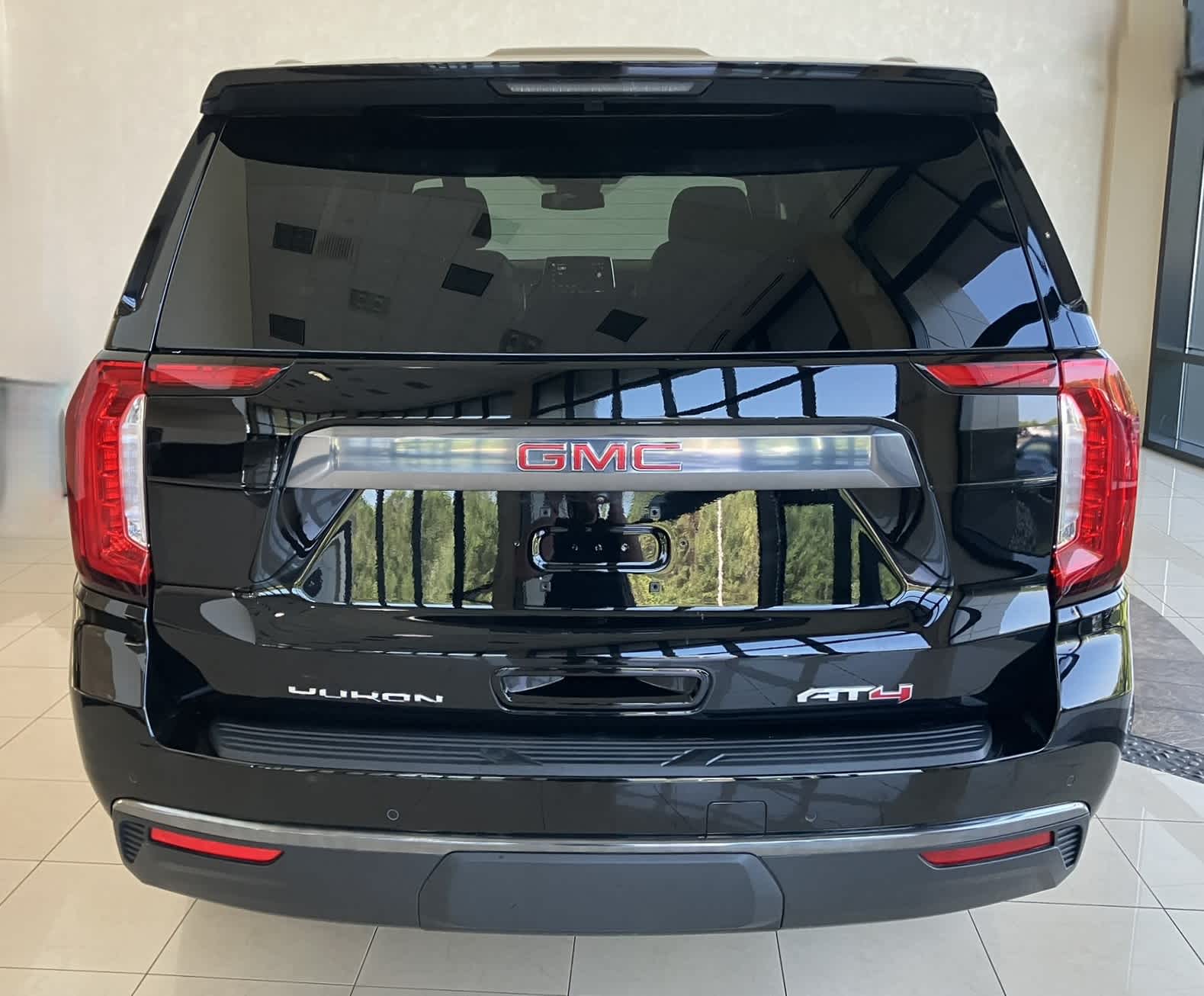 used 2024 GMC Yukon car, priced at $65,998