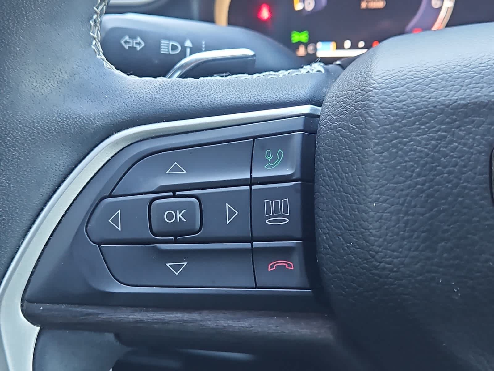used 2023 Jeep Grand Cherokee car, priced at $33,598