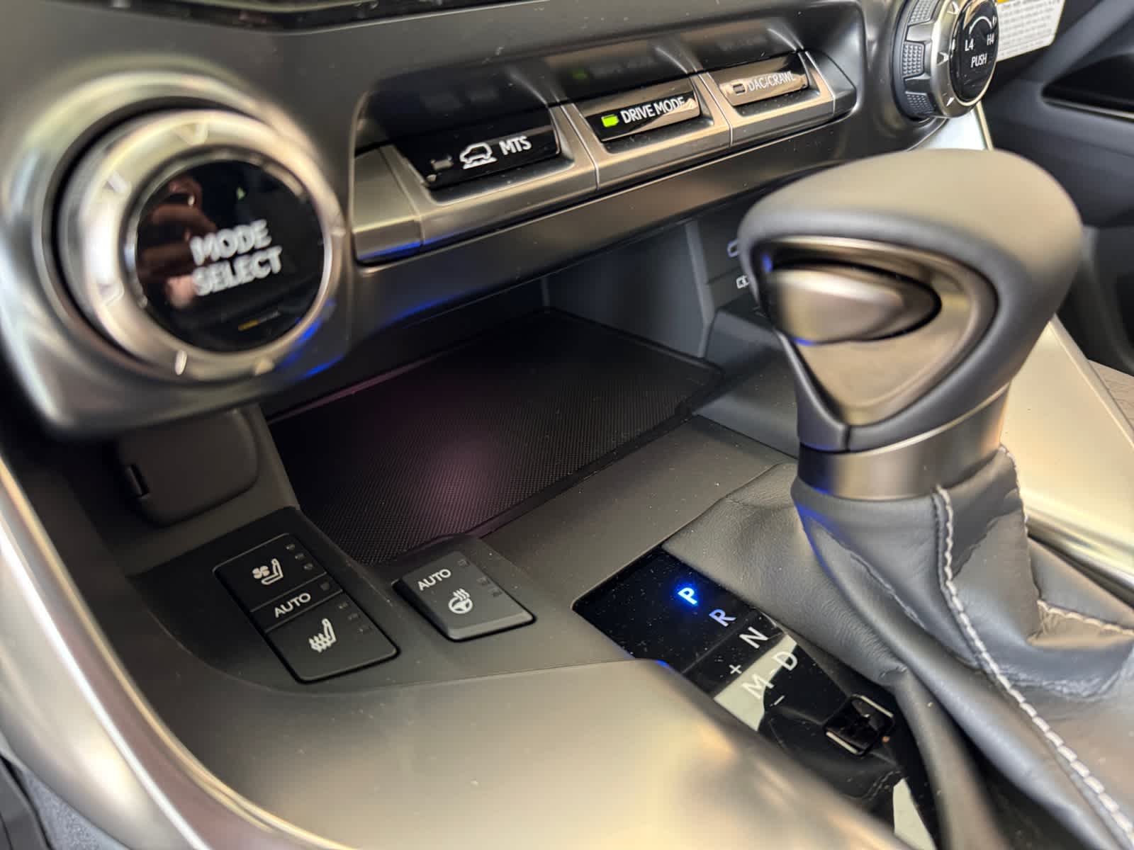 new 2025 Lexus LX 600 car