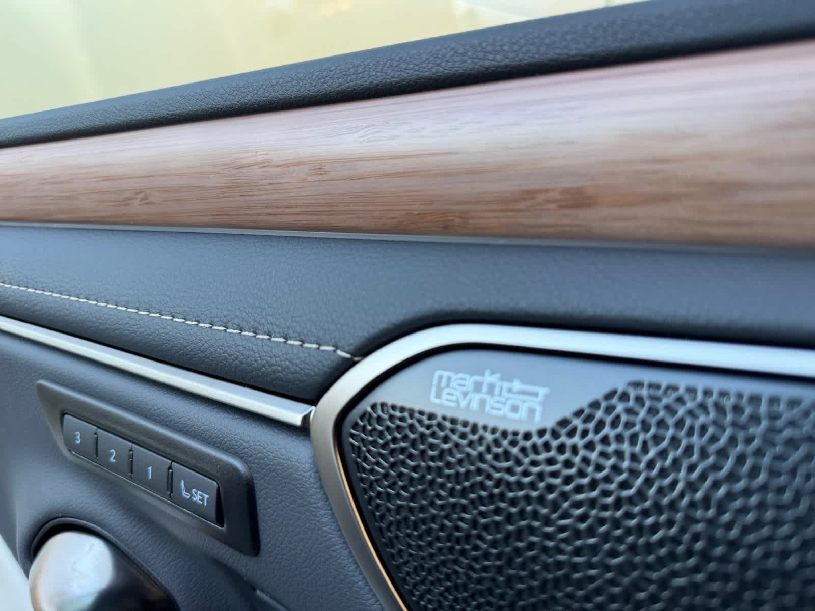 new 2025 Lexus ES car