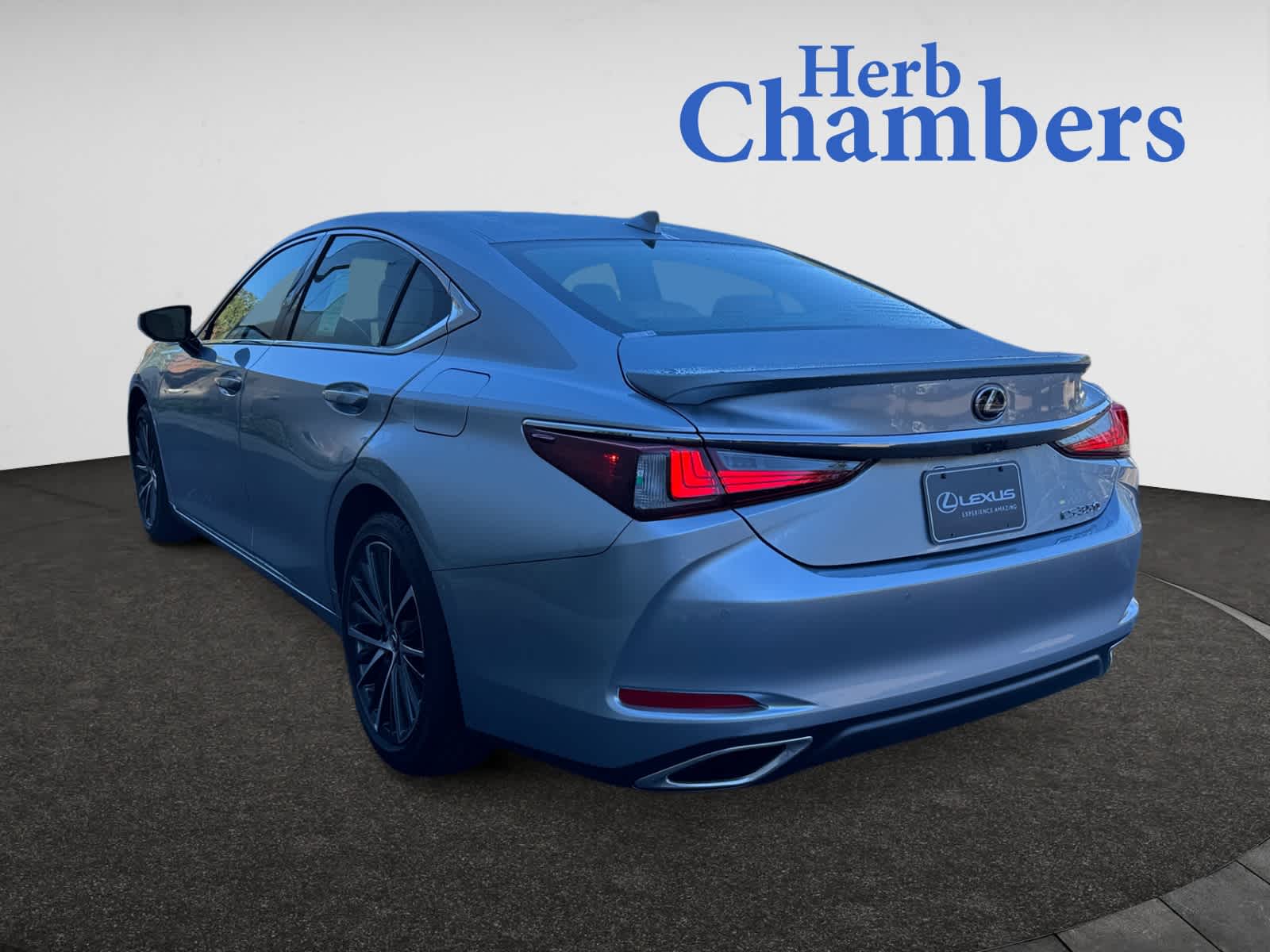 new 2025 Lexus ES car