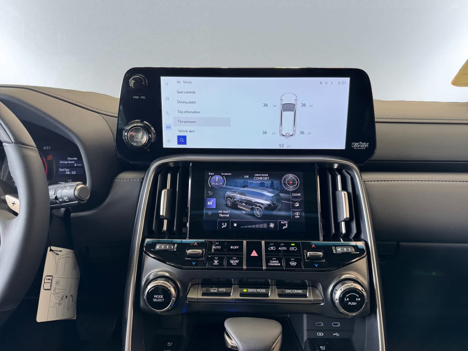 new 2025 Lexus LX 600 car