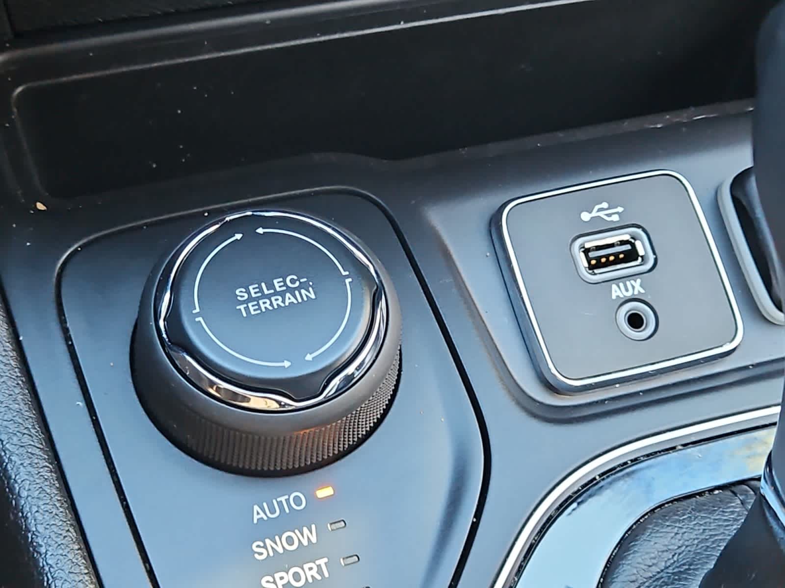 used 2019 Jeep Cherokee car, priced at $15,998