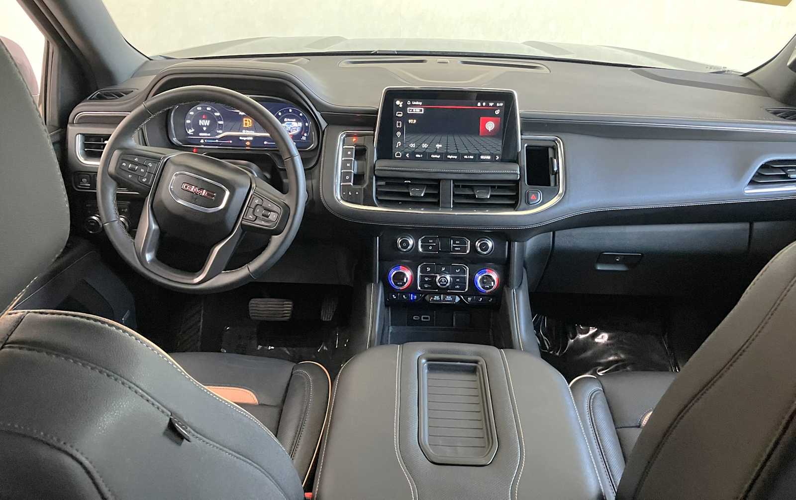used 2024 GMC Yukon car, priced at $65,998