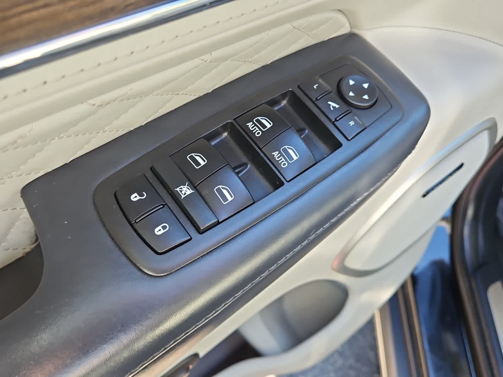 used 2018 Jeep Grand Cherokee car, priced at $19,998