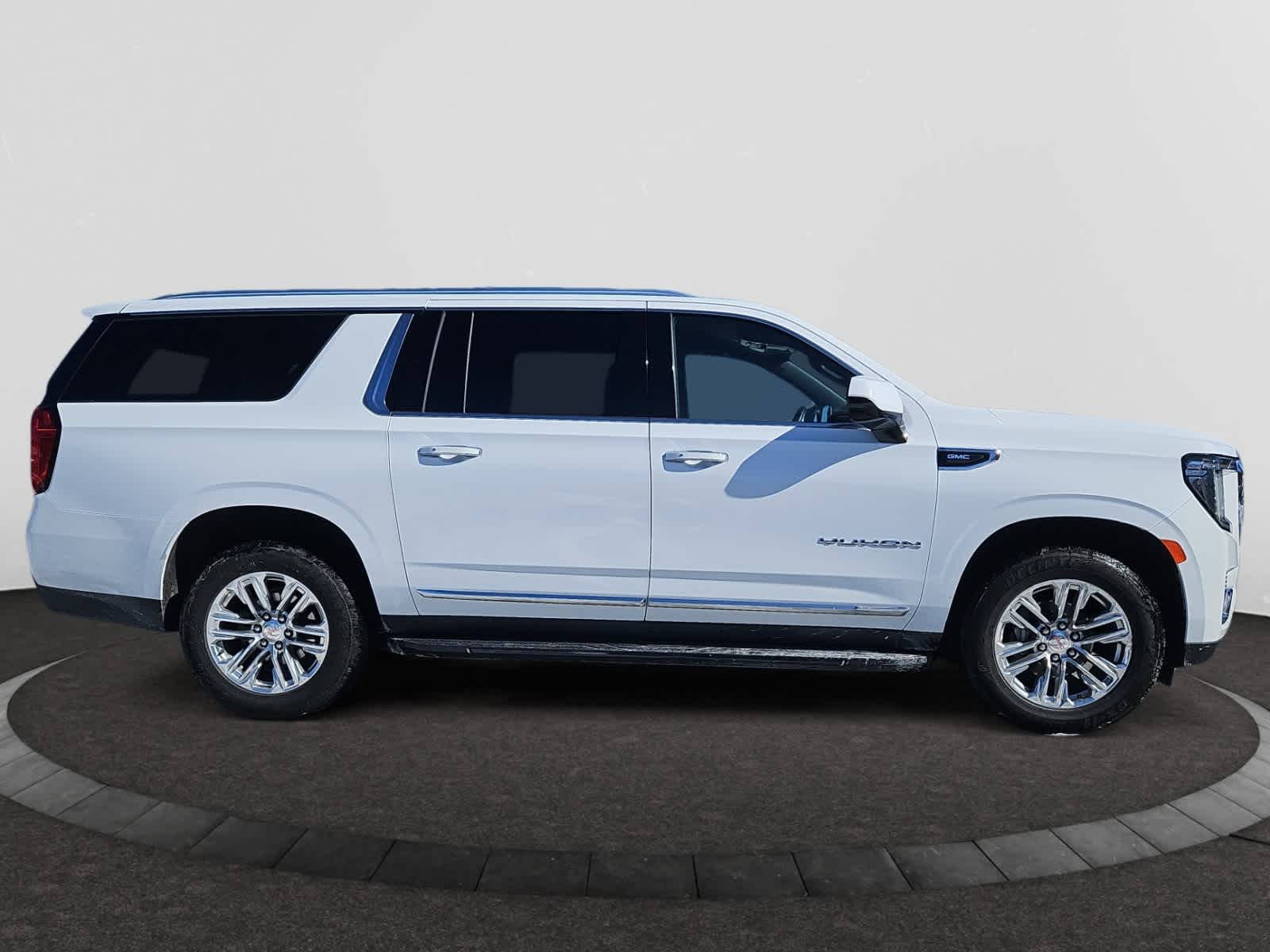 used 2023 GMC Yukon XL car, priced at $47,988