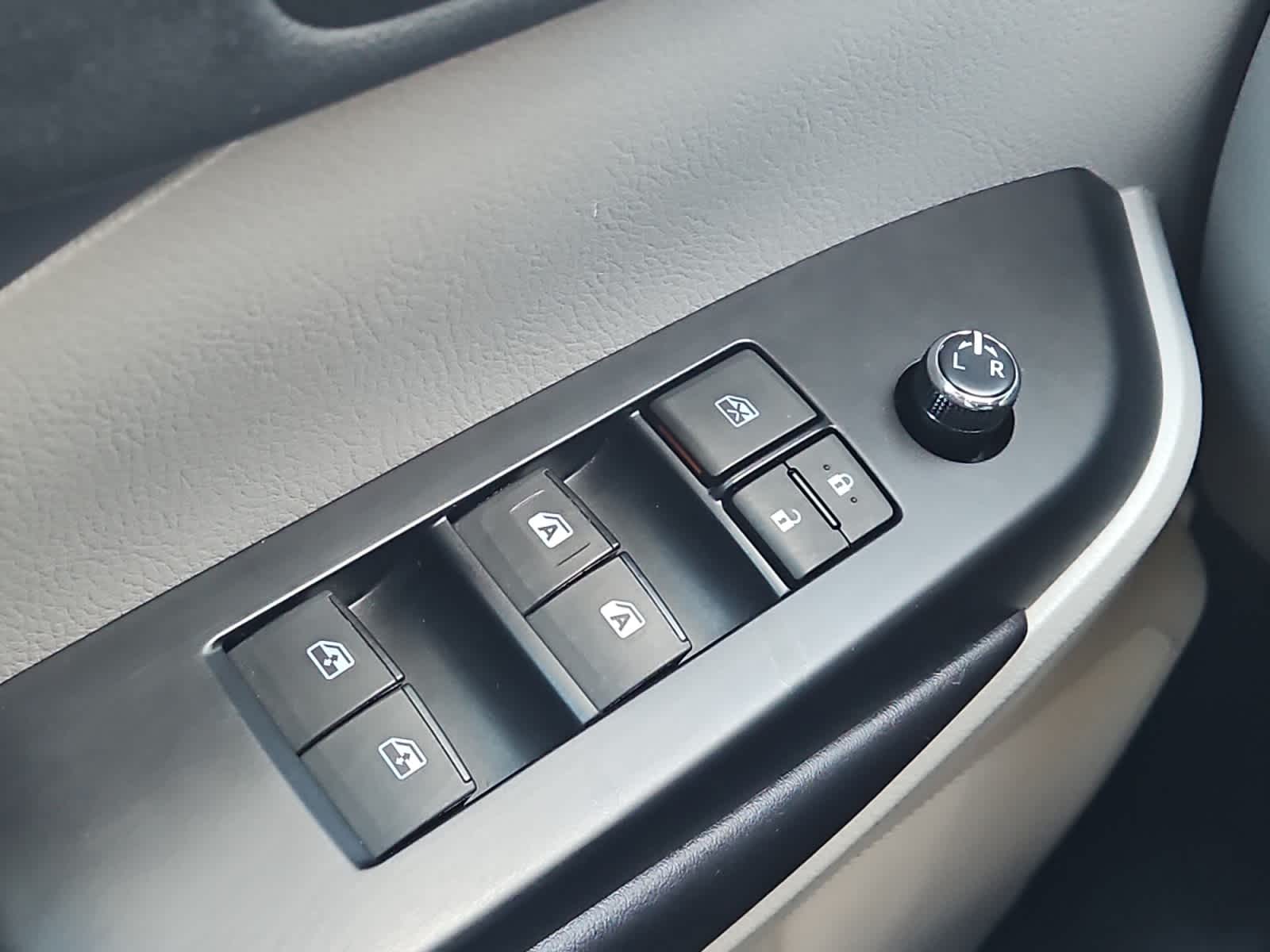 used 2019 Toyota Highlander car, priced at $27,998