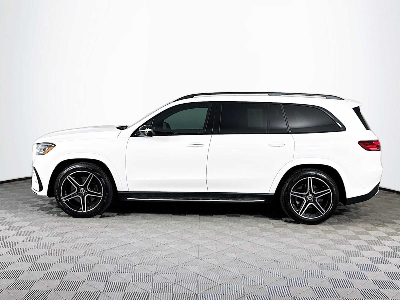 used 2025 Mercedes-Benz GLS car, priced at $77,998