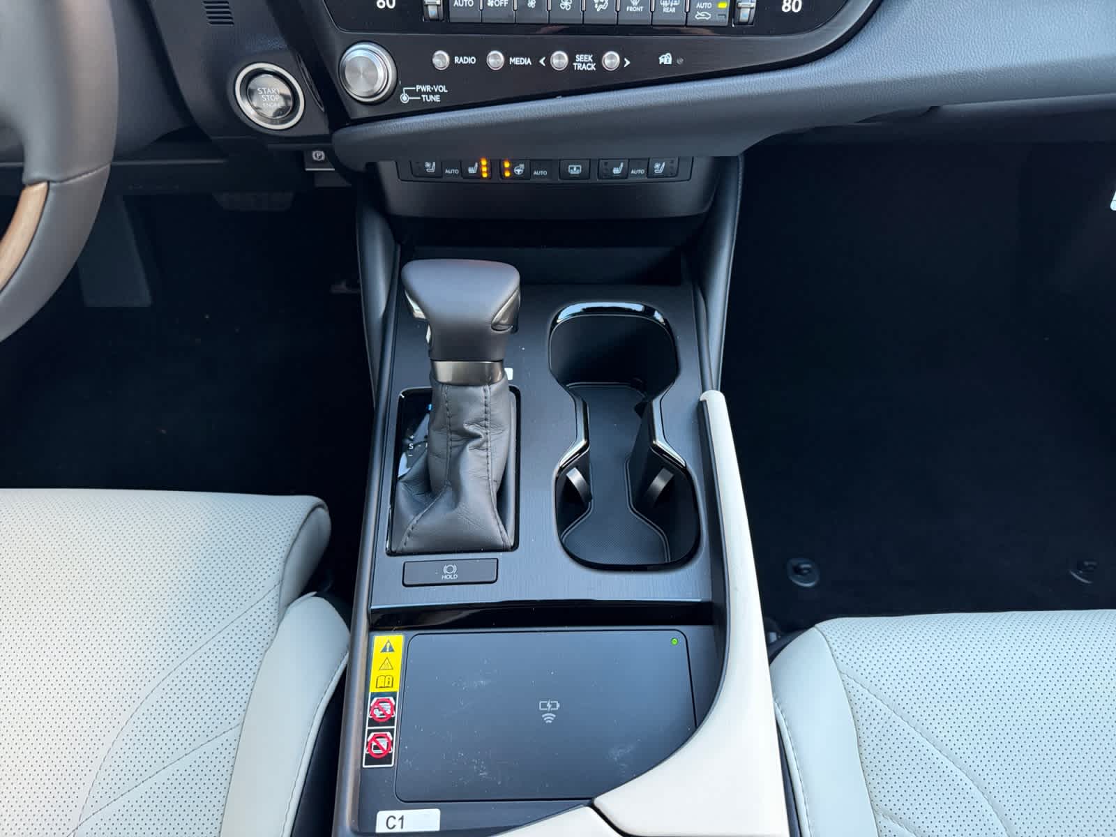 new 2025 Lexus ES car