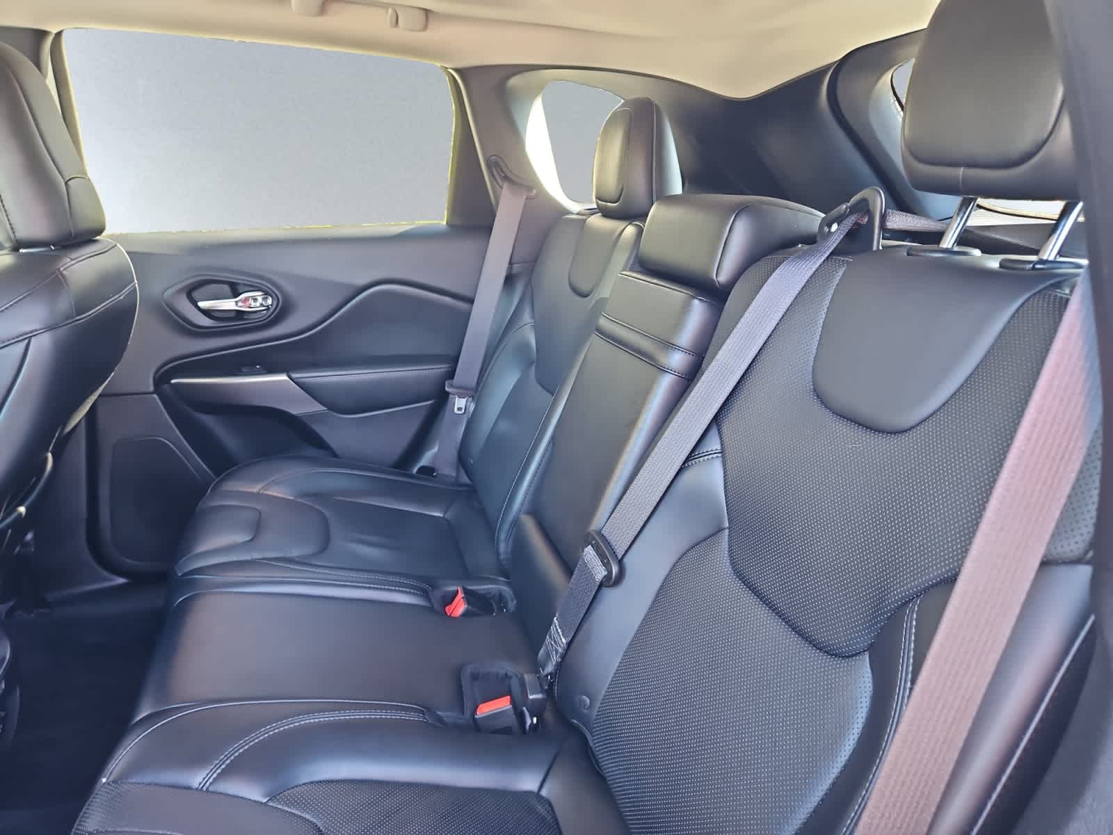 used 2019 Jeep Cherokee car, priced at $15,998