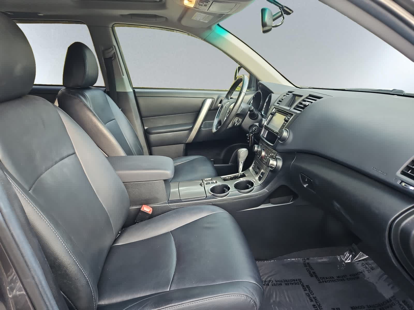 used 2013 Toyota Highlander car, priced at $12,998