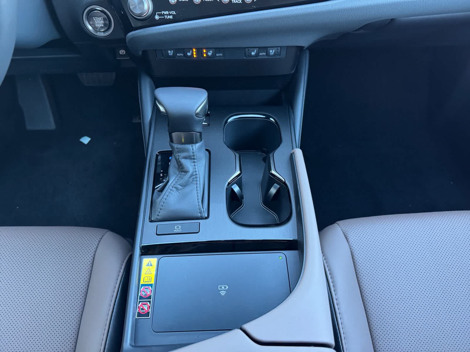 new 2025 Lexus ES car