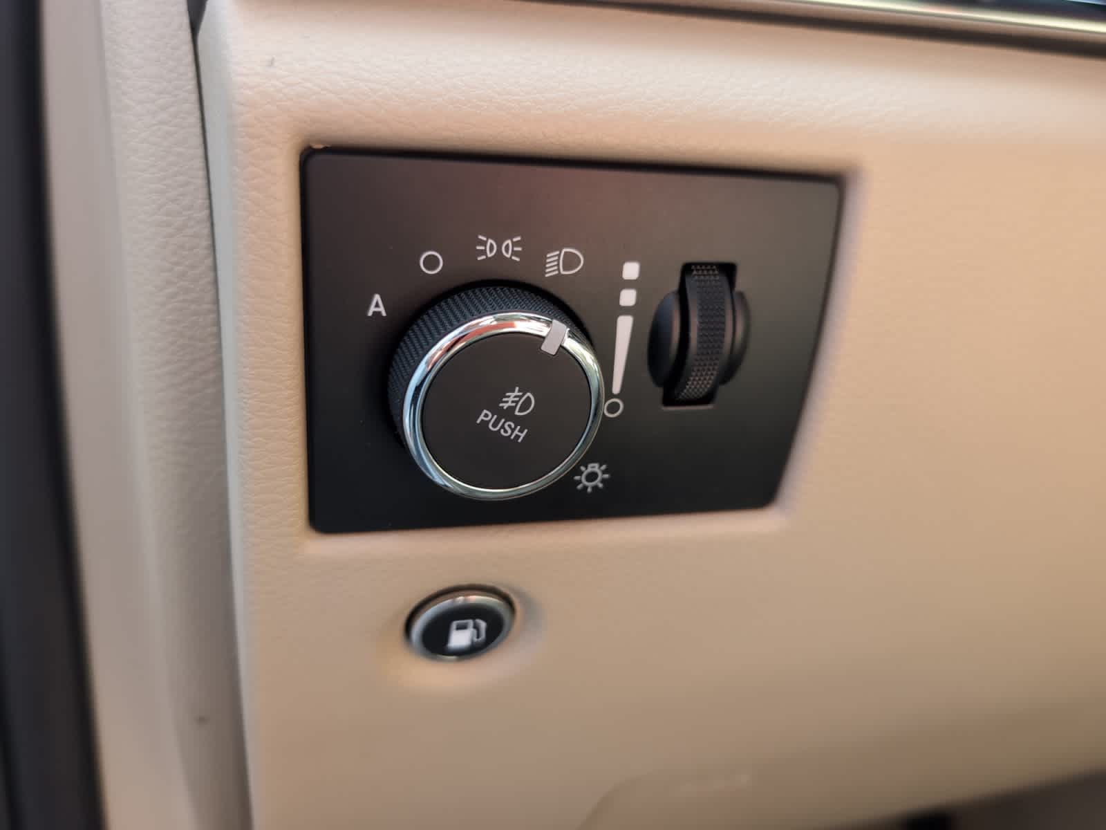 used 2020 Jeep Grand Cherokee car, priced at $20,998