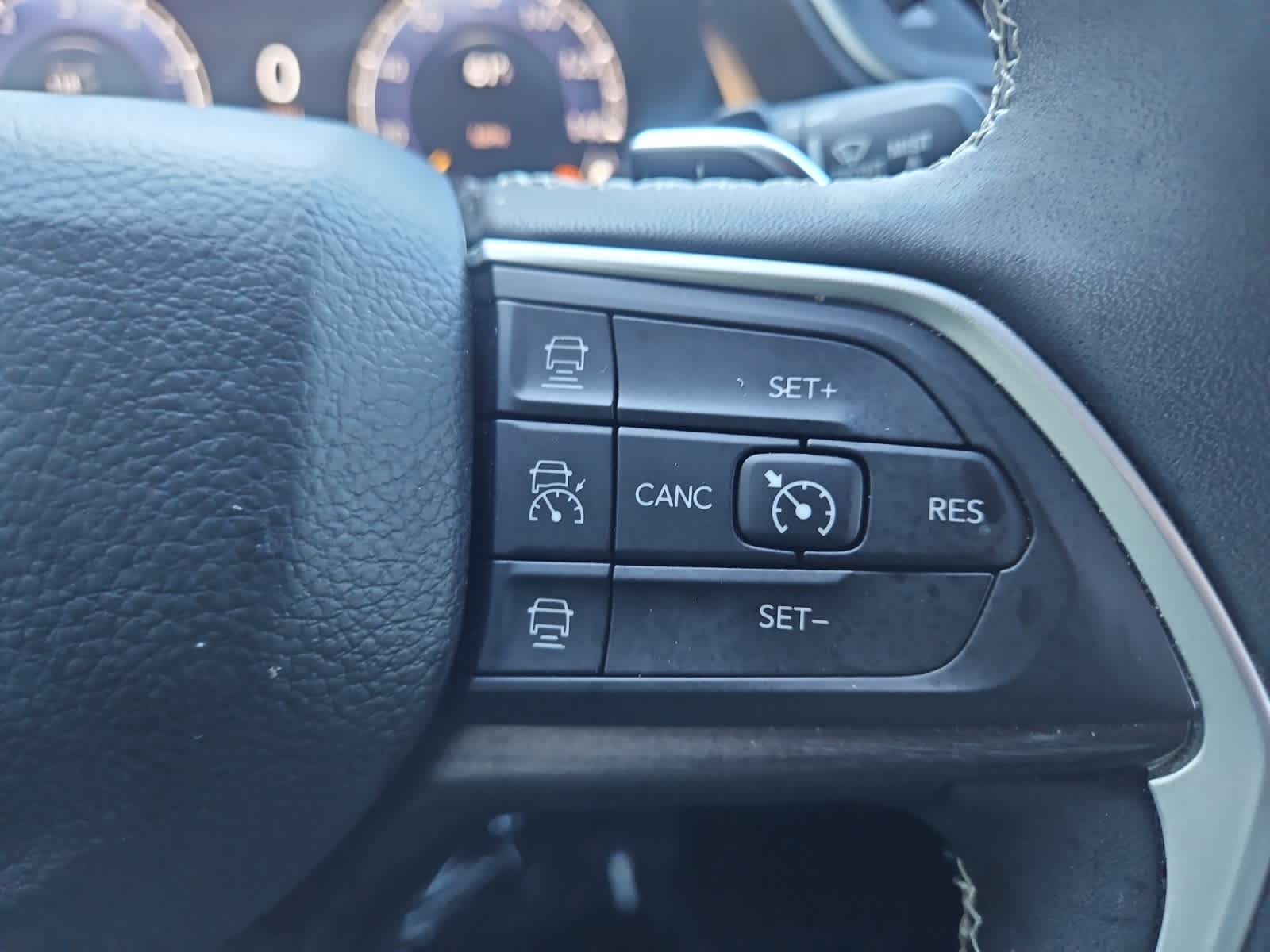 used 2023 Jeep Grand Cherokee car, priced at $33,598