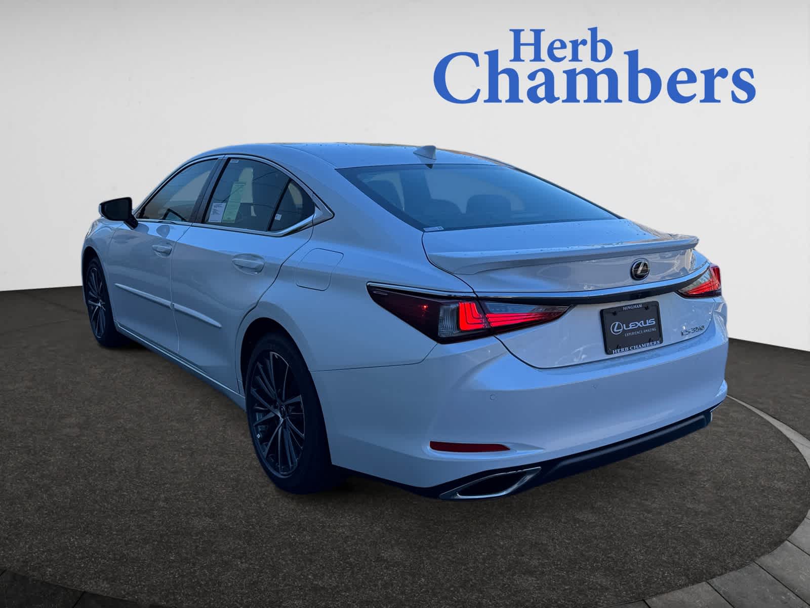 new 2025 Lexus ES car